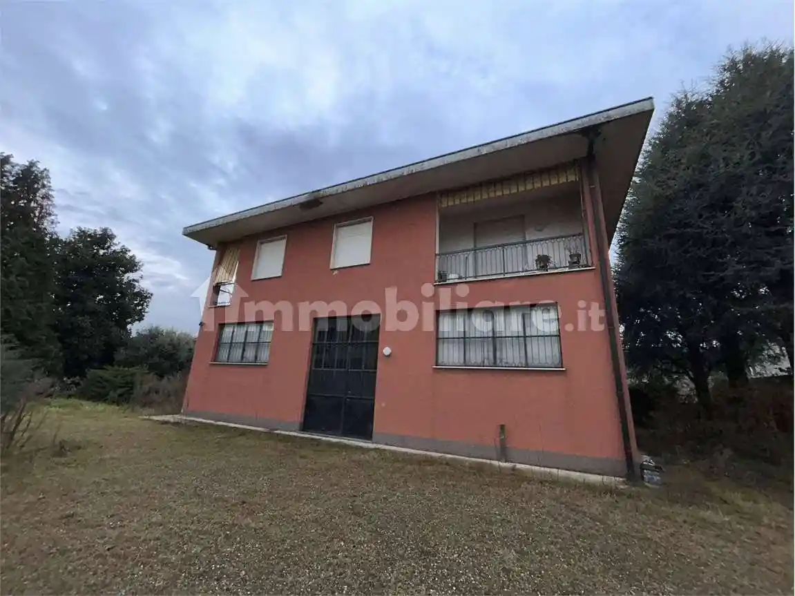 Casa indipendente in vendita a Rovellasca