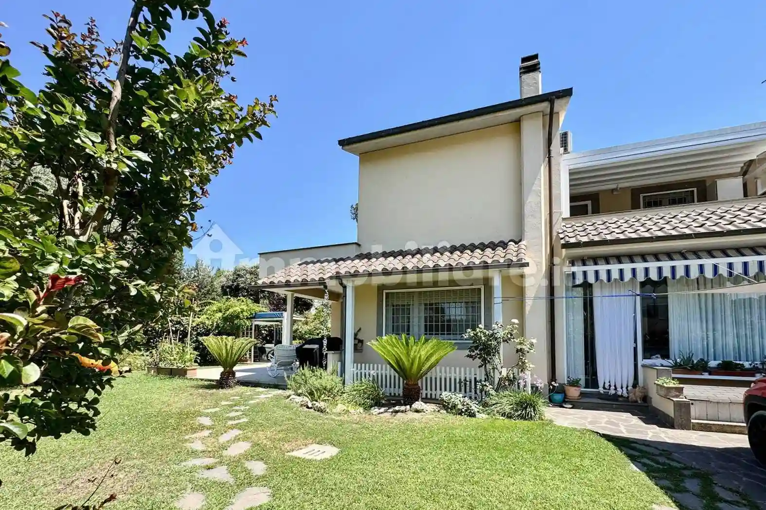 Villa - foto 2