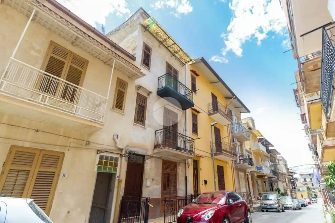 Palazzo - Edificio in vendita a Misilmeri