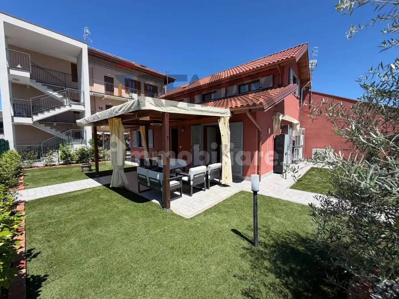 Casa indipendente in vendita a Arona