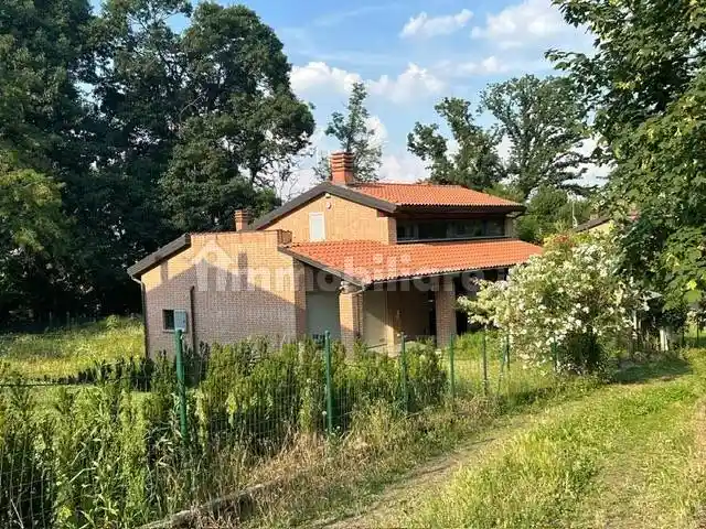 Villa in affitto a Casatenovo