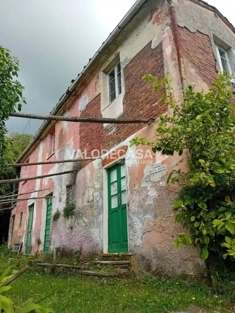 Villa in vendita a Carrara
