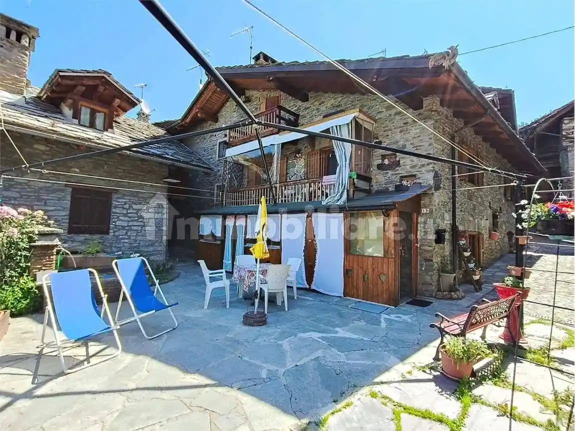 Casa indipendente in vendita a Introd
