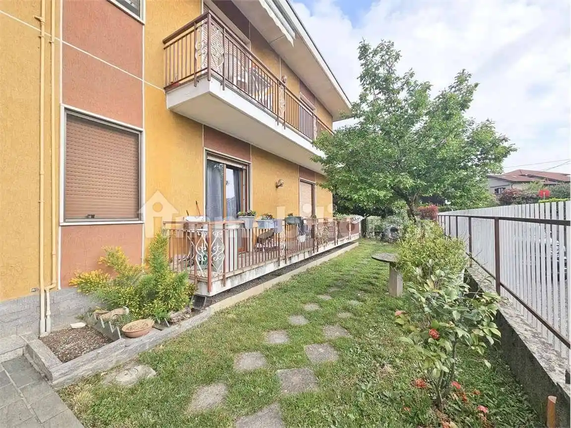 Appartamento in vendita a Limido Comasco
