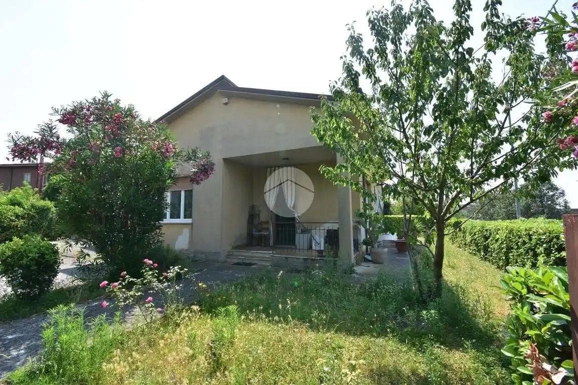 Villa in vendita a Castiglione delle Stiviere