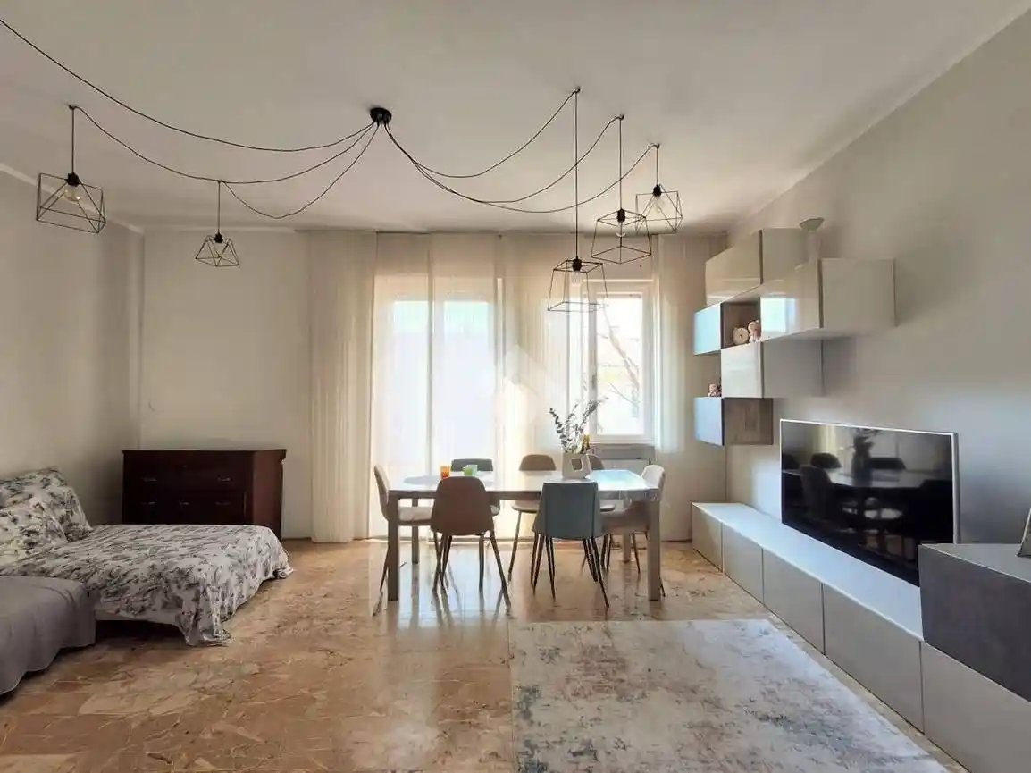 Appartamento in vendita a Piacenza