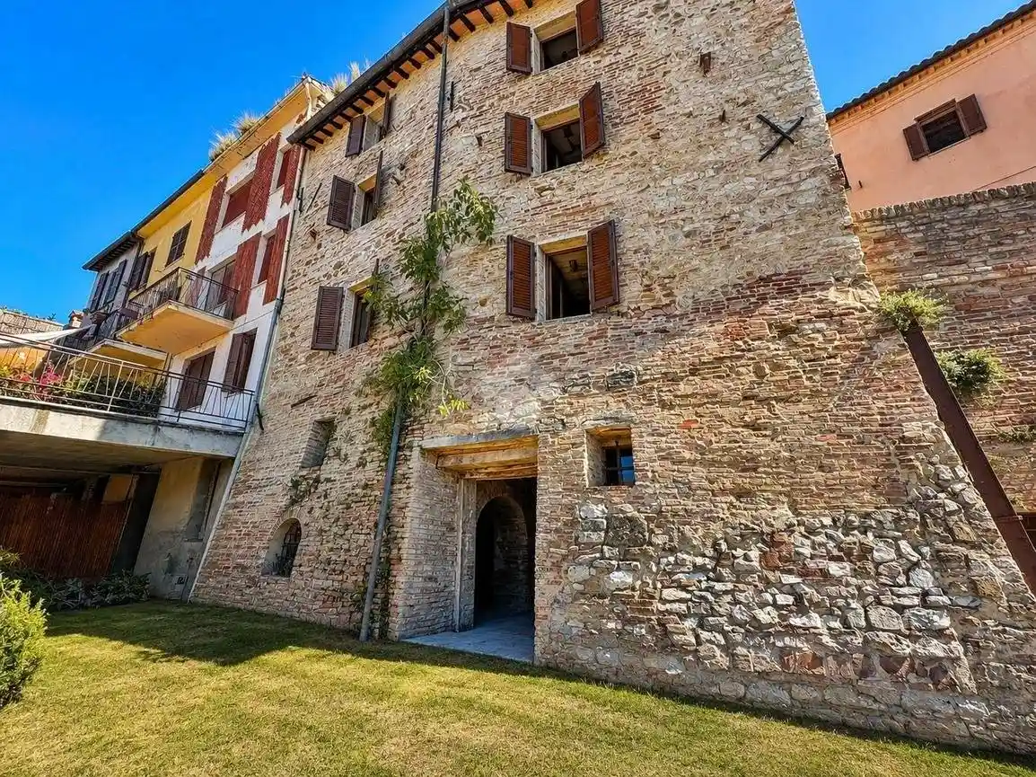 Rustico - Casale in vendita a Cerreto d'Esi