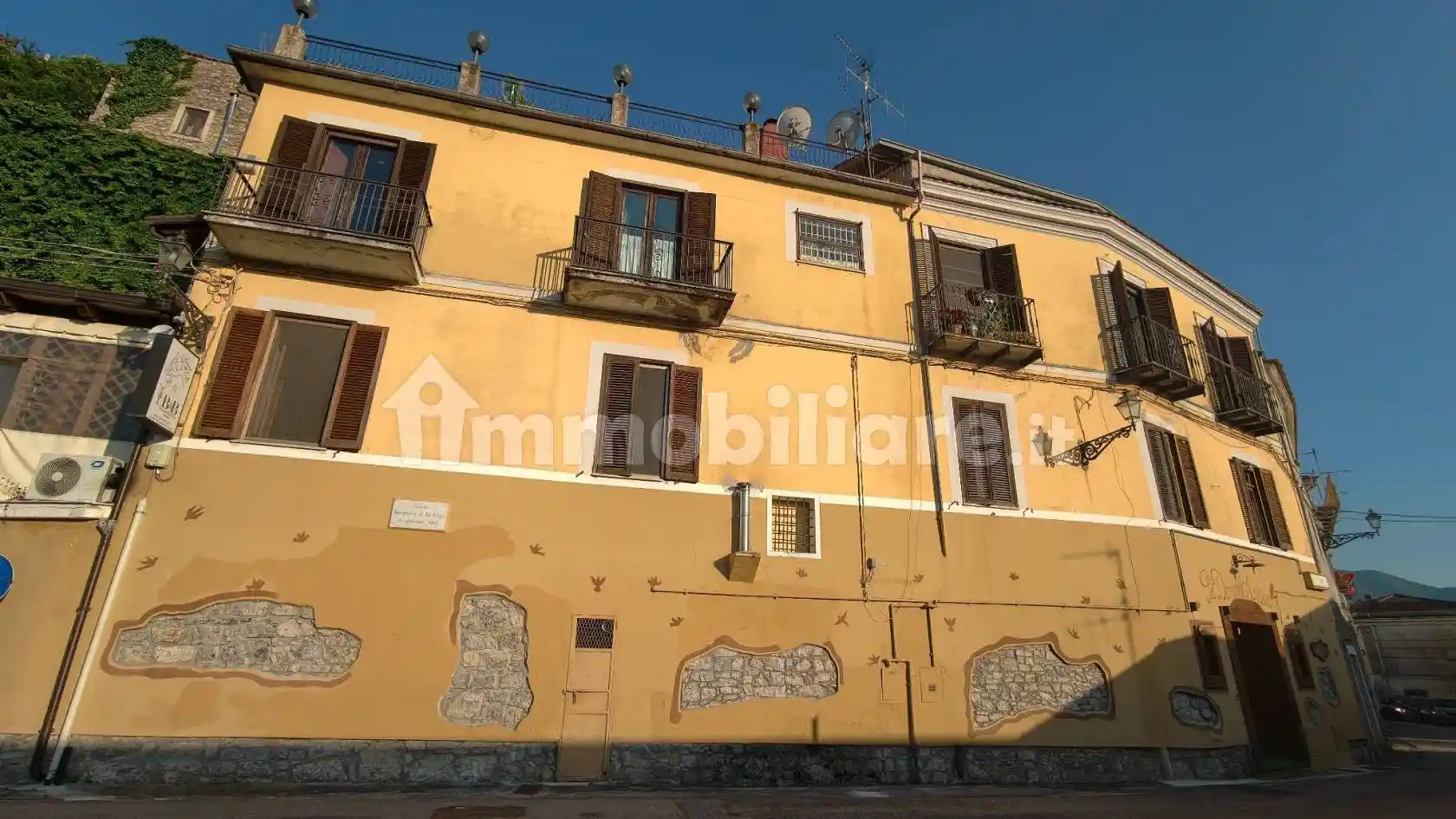 Palazzo - Edificio in vendita a Viggianello