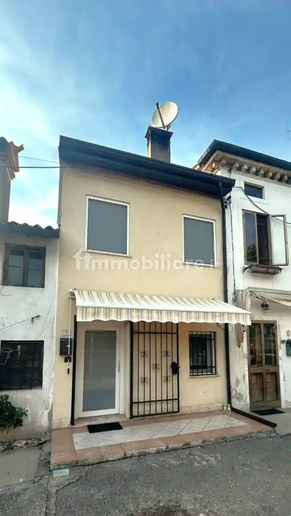 Casa indipendente in vendita a Gambellara