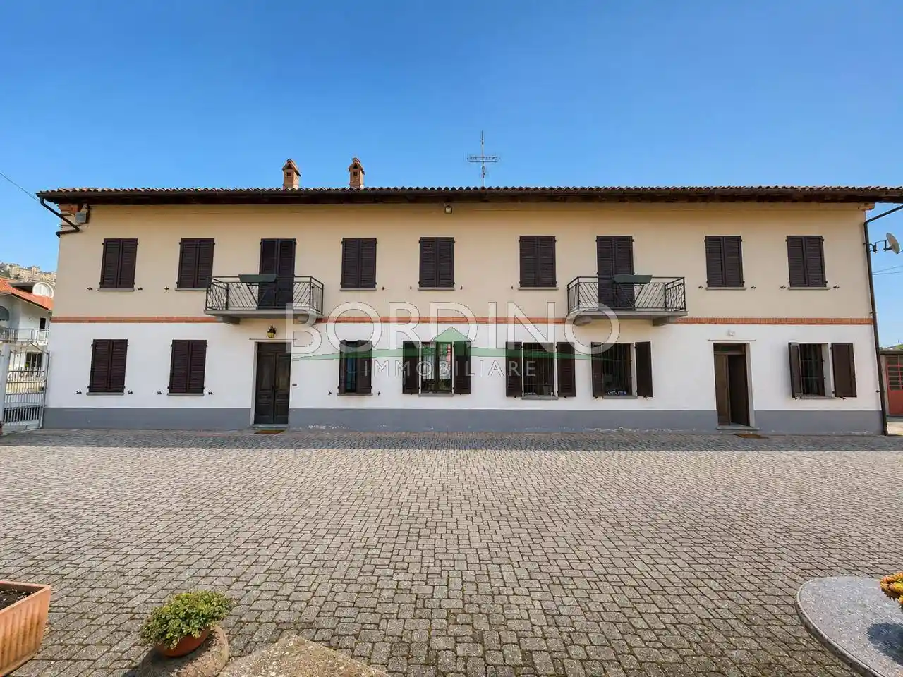 Villa in vendita a Magliano Alfieri
