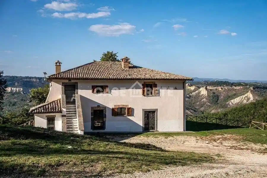 Villa in vendita a Bagnoregio