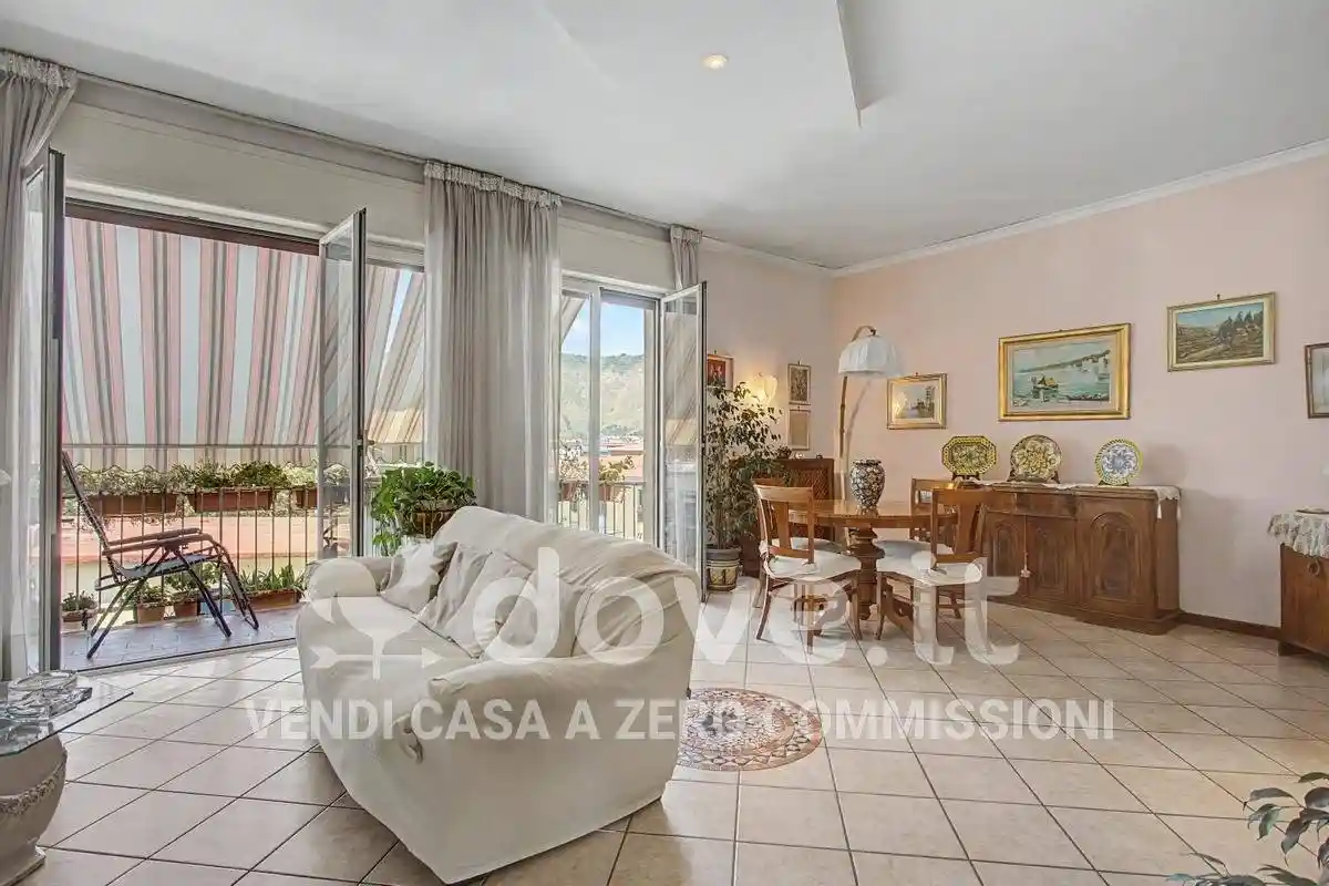Appartamento in vendita a Napoli