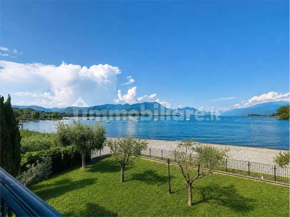 Villa in vendita a Manerba del Garda