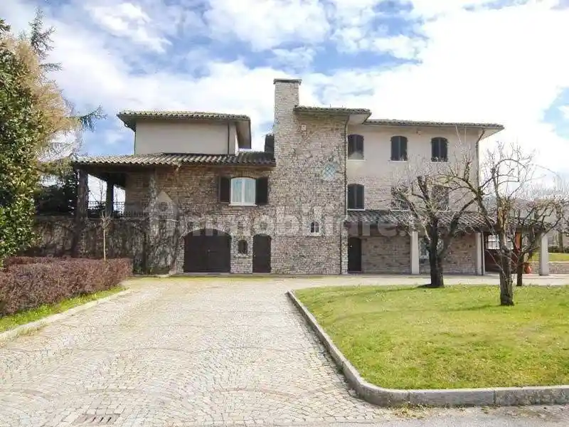 Villa in vendita a Ceva
