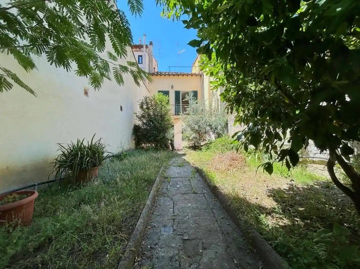 Casa indipendente in vendita a Firenze