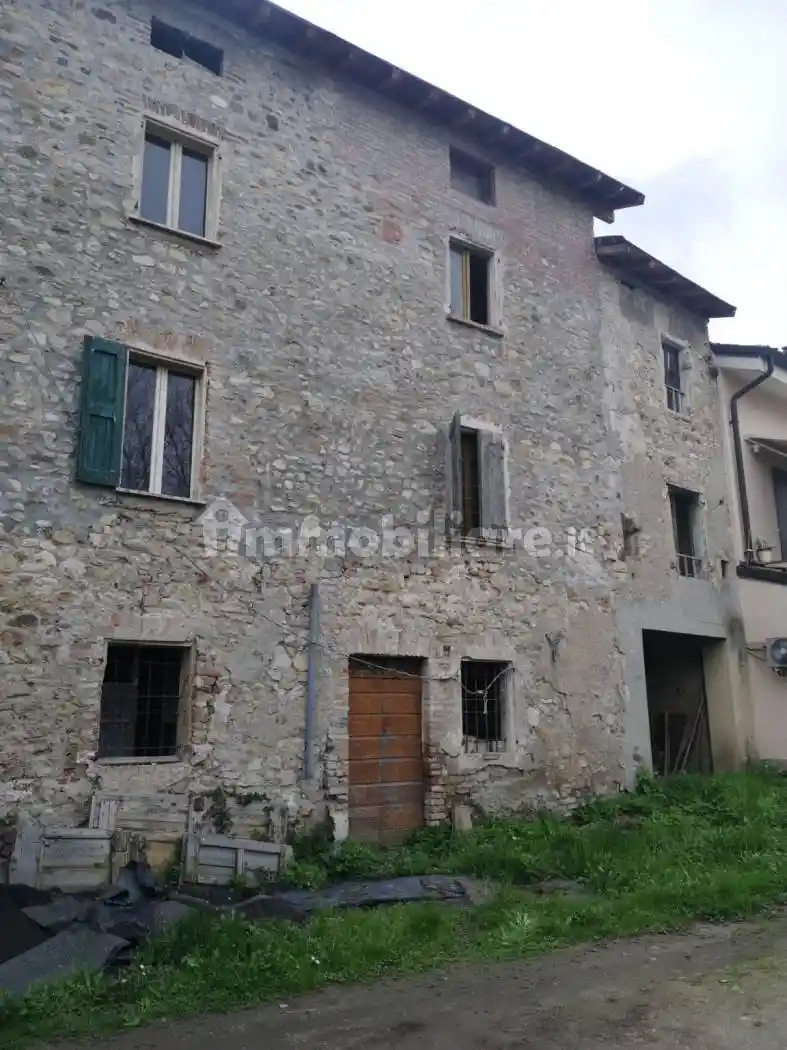 Palazzo - Edificio in vendita a Scandiano