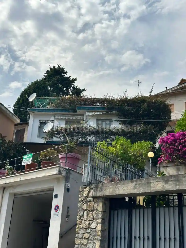 Villa in vendita a Bordighera