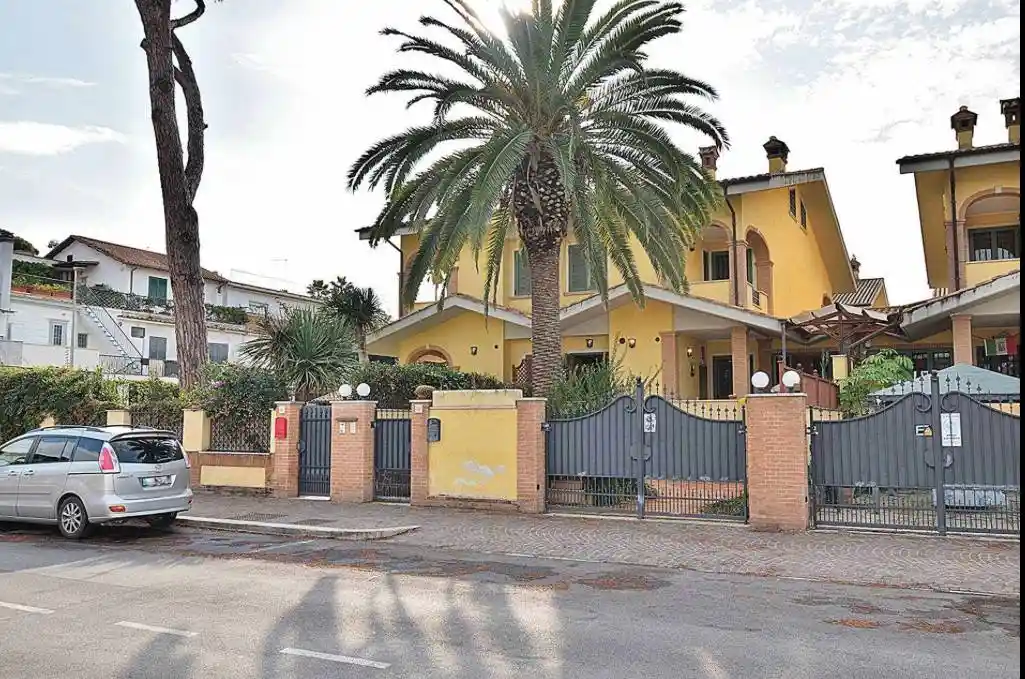 Villa in vendita a Fiumicino