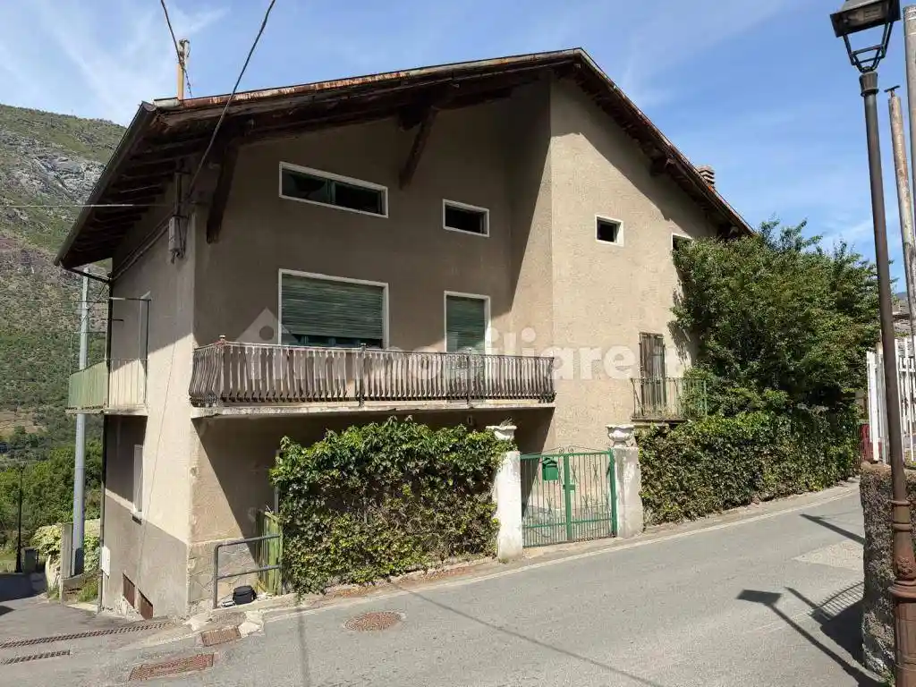 Casa indipendente in vendita a Pontey