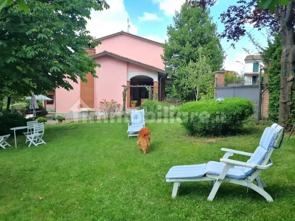 Villa in vendita a Castana