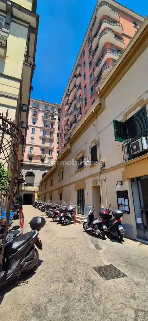 Appartamento in vendita a Napoli