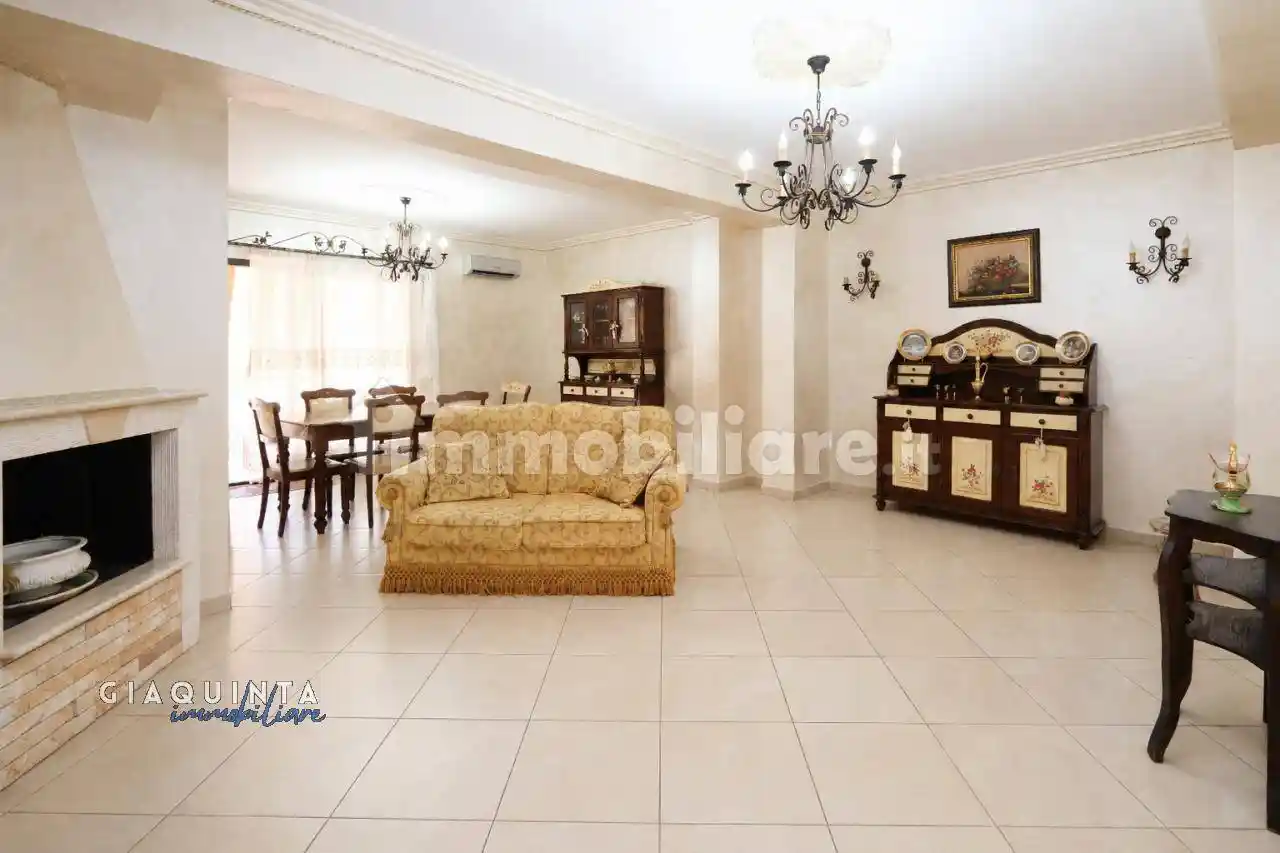 Casa indipendente in vendita a Palagonia