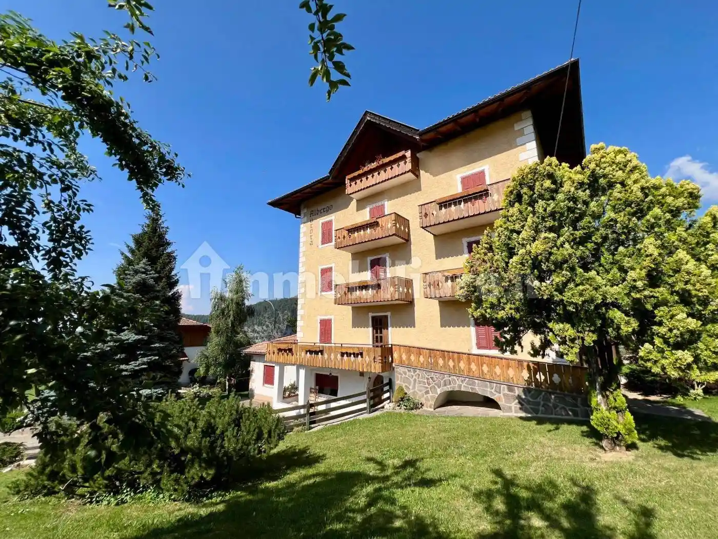Palazzo - Edificio in vendita a Borgo d'Anaunia