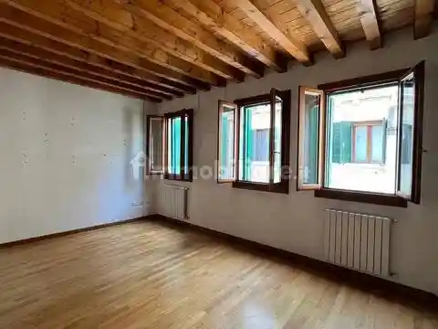 Appartamento in vendita a Venezia
