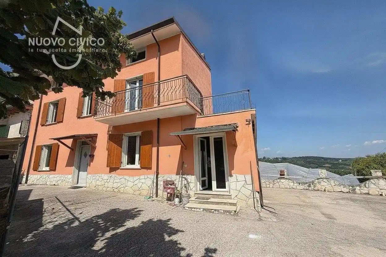 Villetta a schiera in vendita a Verona