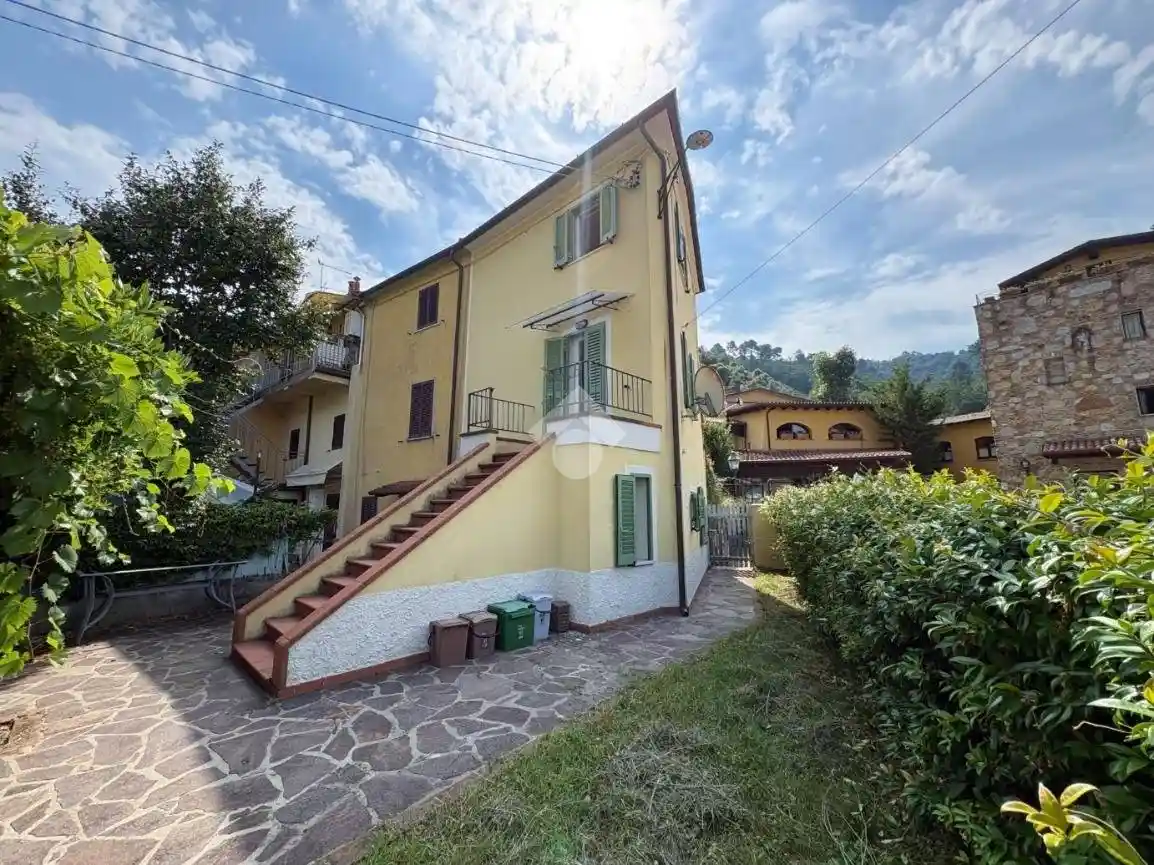 Casa indipendente in vendita a Montignoso