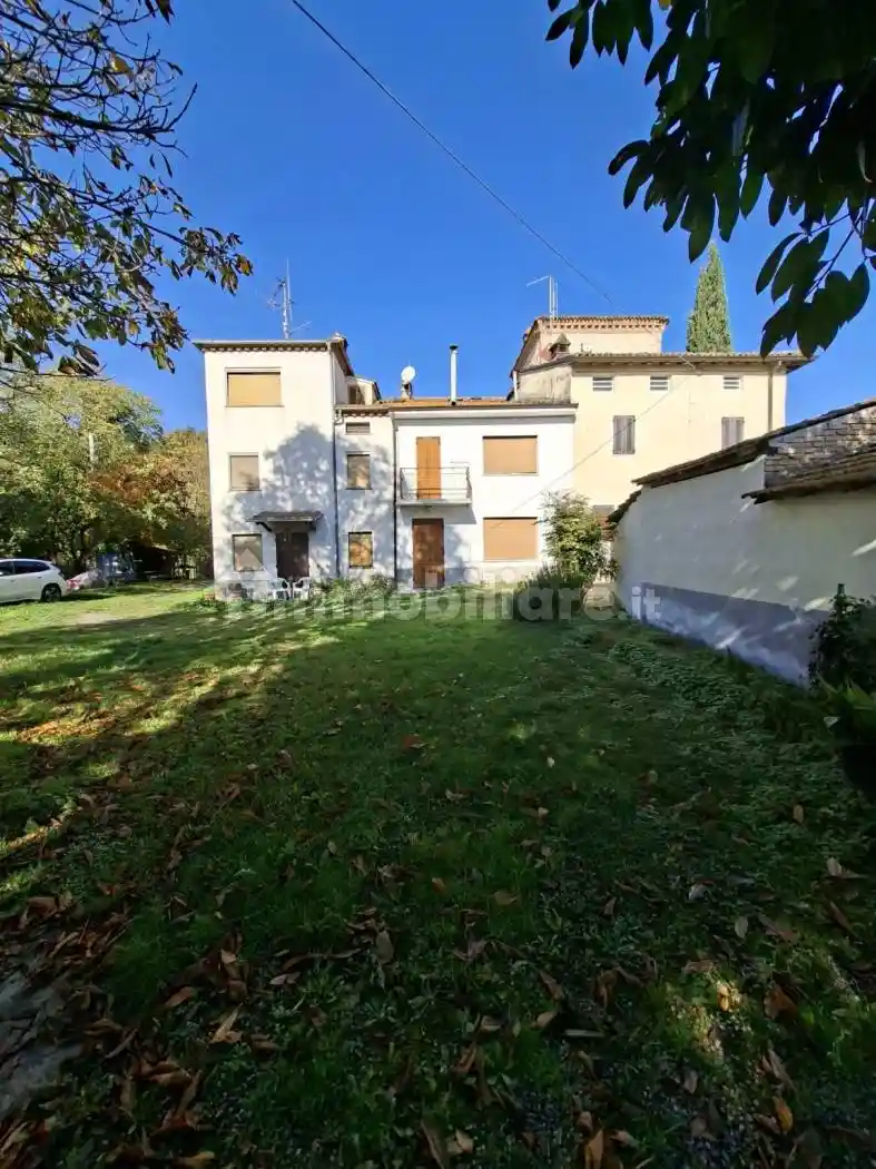Casa indipendente in vendita a Medesano