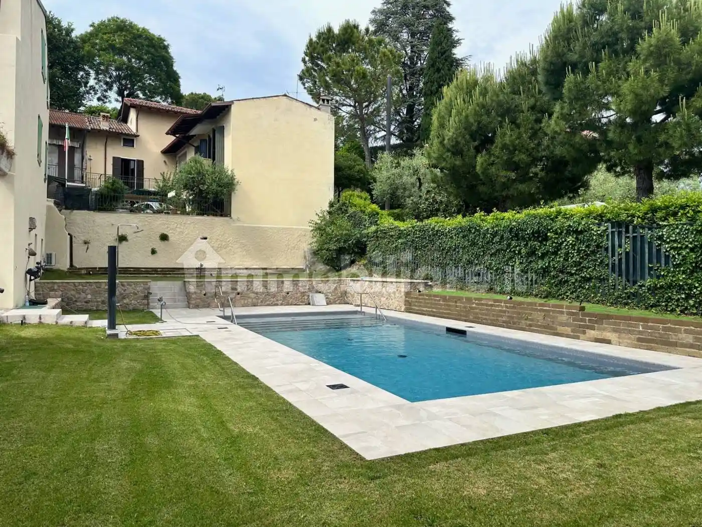 Palazzo - Edificio in vendita a Polpenazze del Garda
