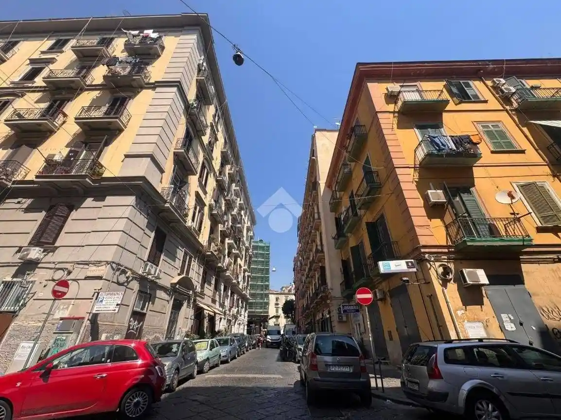 Appartamento in vendita a Napoli