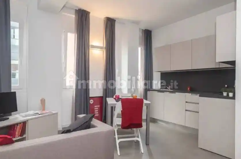 Palazzo - Edificio in affitto a Milano