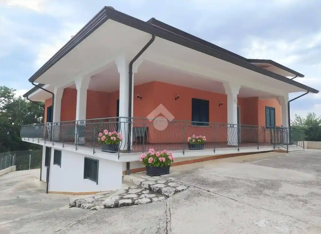Villa in vendita a Montemiletto