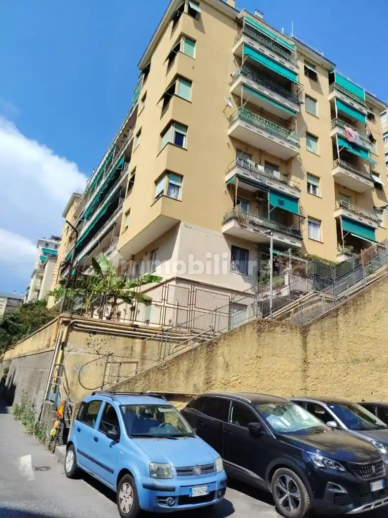 Appartamento in vendita a Genova