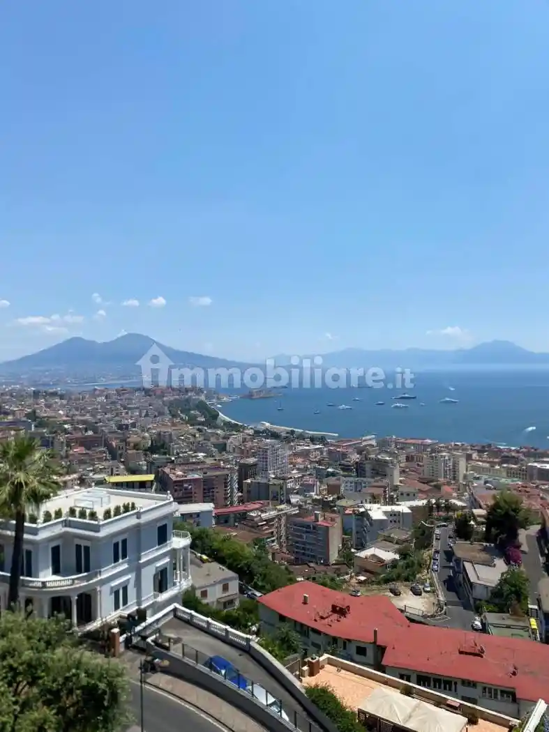Appartamento in affitto a Napoli