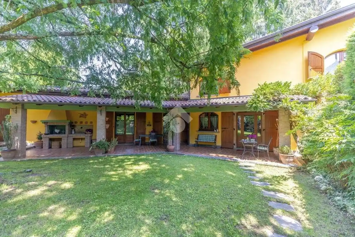Casa indipendente in vendita a Scanzorosciate