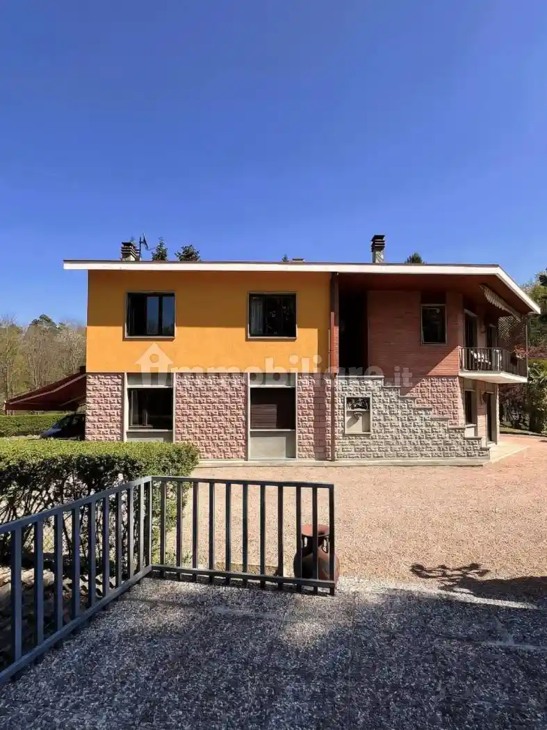 Villa in vendita a Venegono Superiore