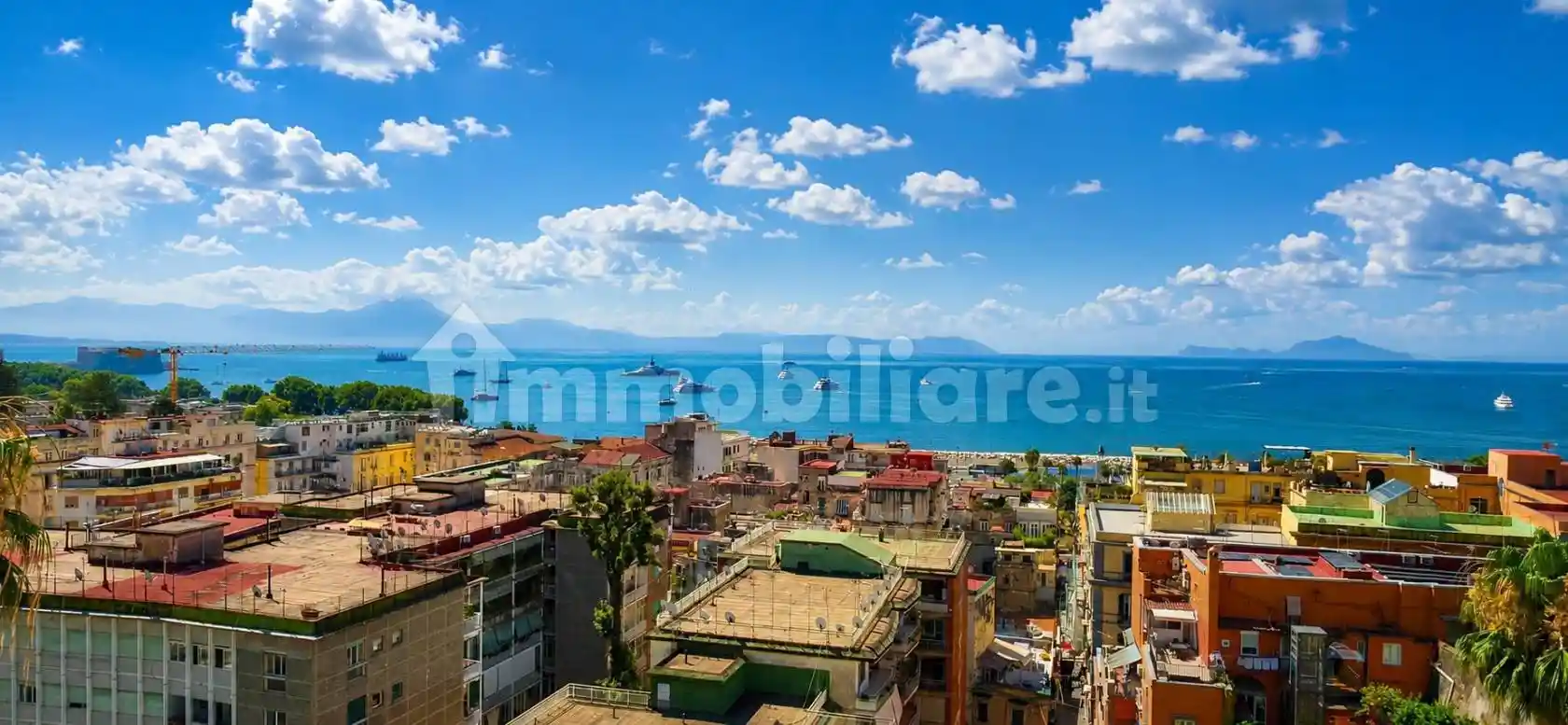 Appartamento in affitto a Napoli