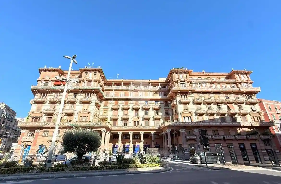 Appartamento in vendita a Napoli