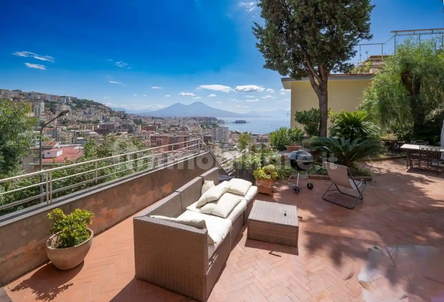Appartamento in vendita a Napoli