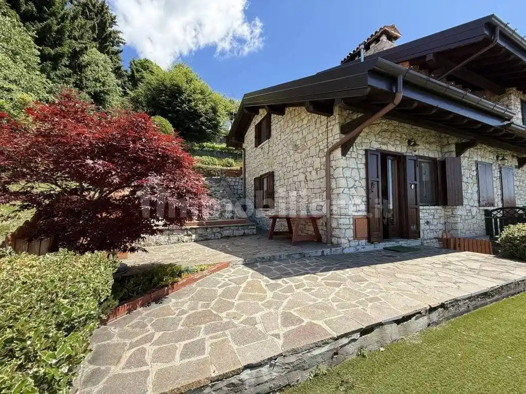 Casa indipendente in vendita a Grone