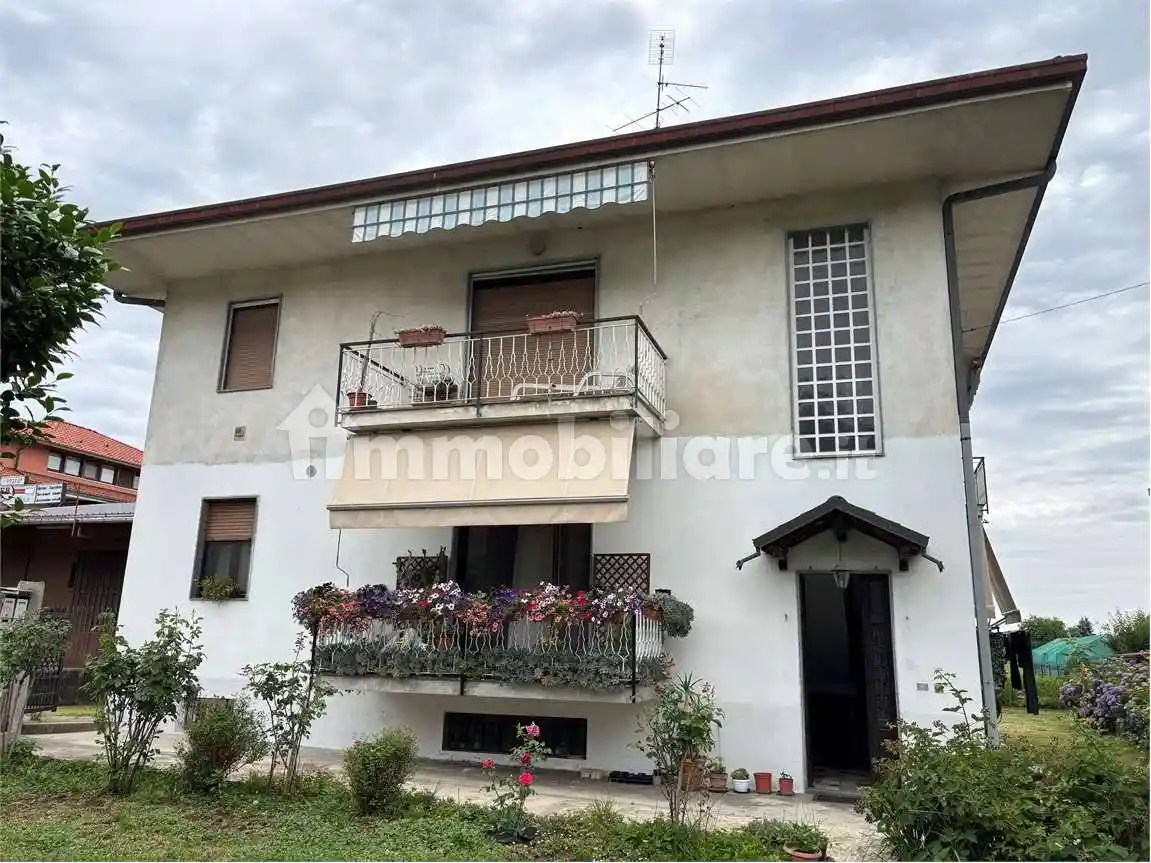 Appartamento in vendita a Oleggio