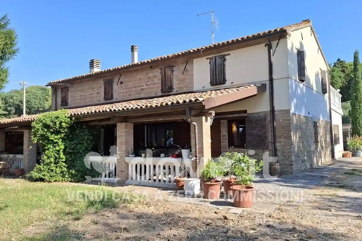Casa indipendente in vendita a Pesaro