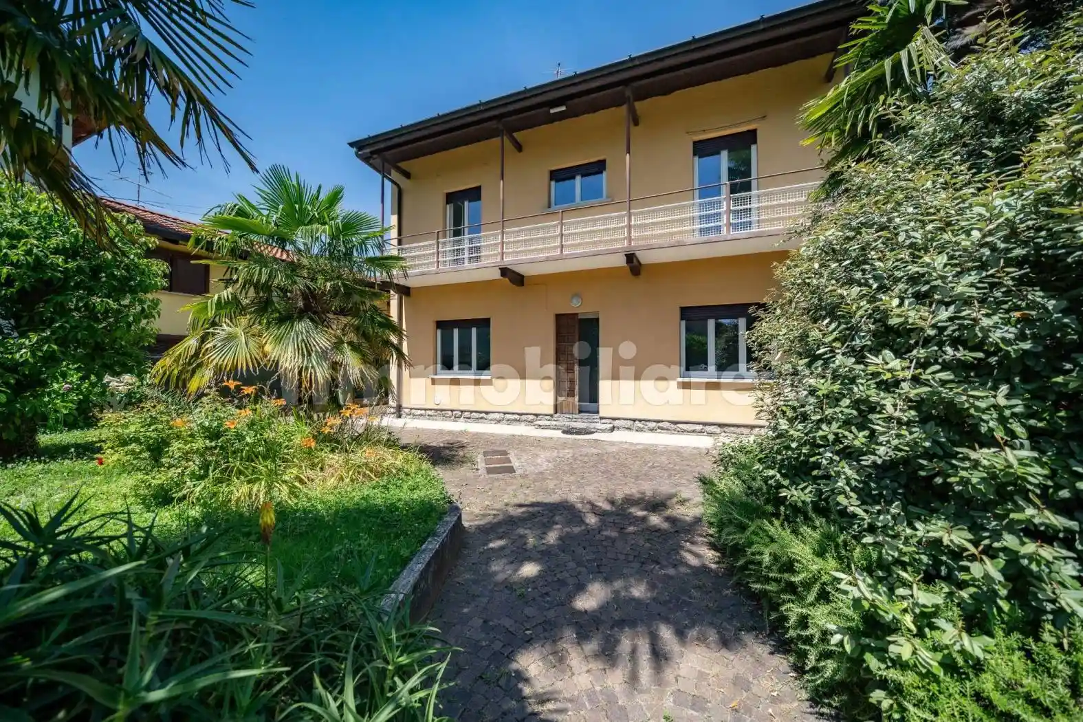 Villa in vendita a Mandello del Lario