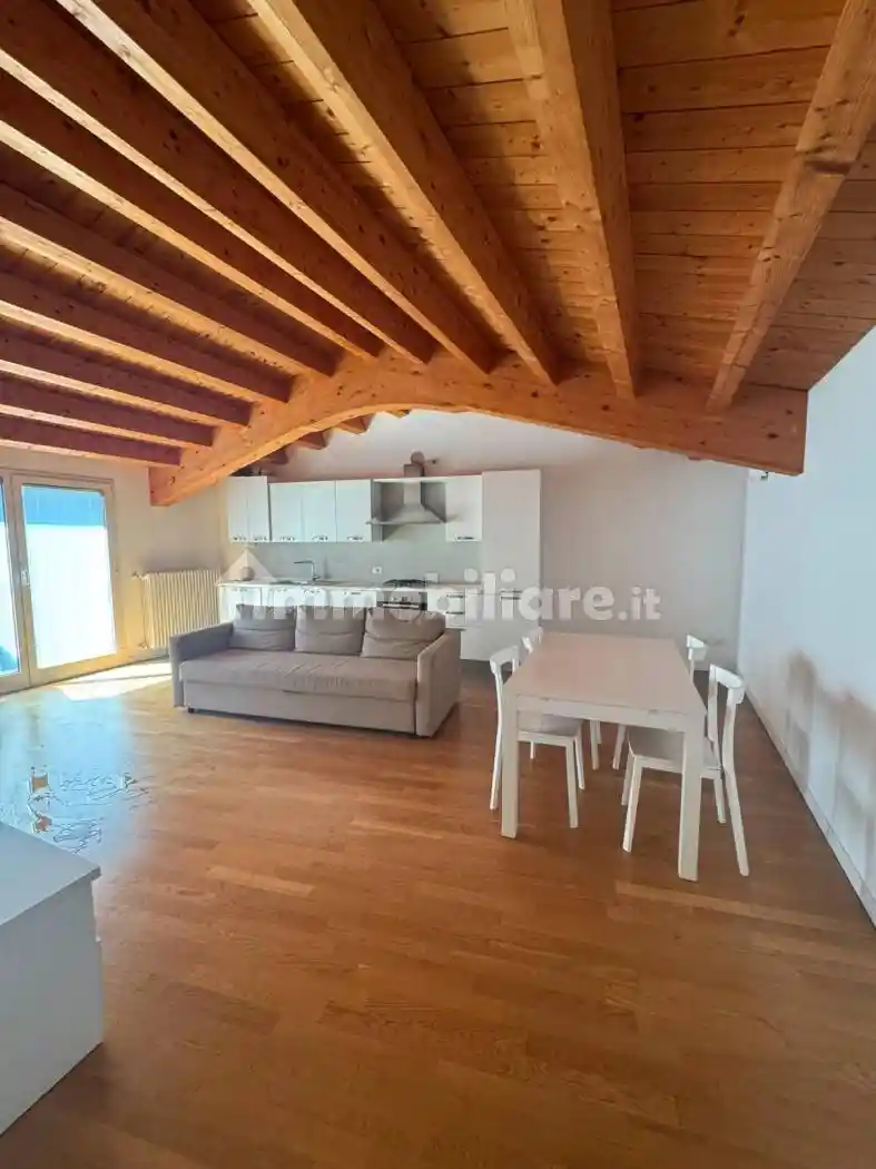 Appartamento in affitto a Lecco