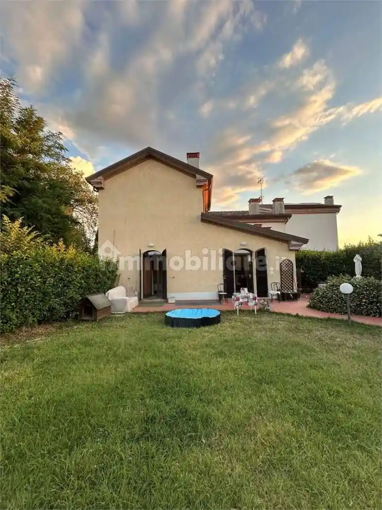 Casa indipendente in vendita a Rimini