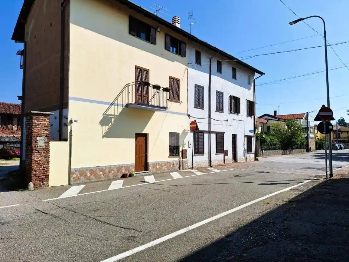 Casa indipendente in vendita a Bernate Ticino