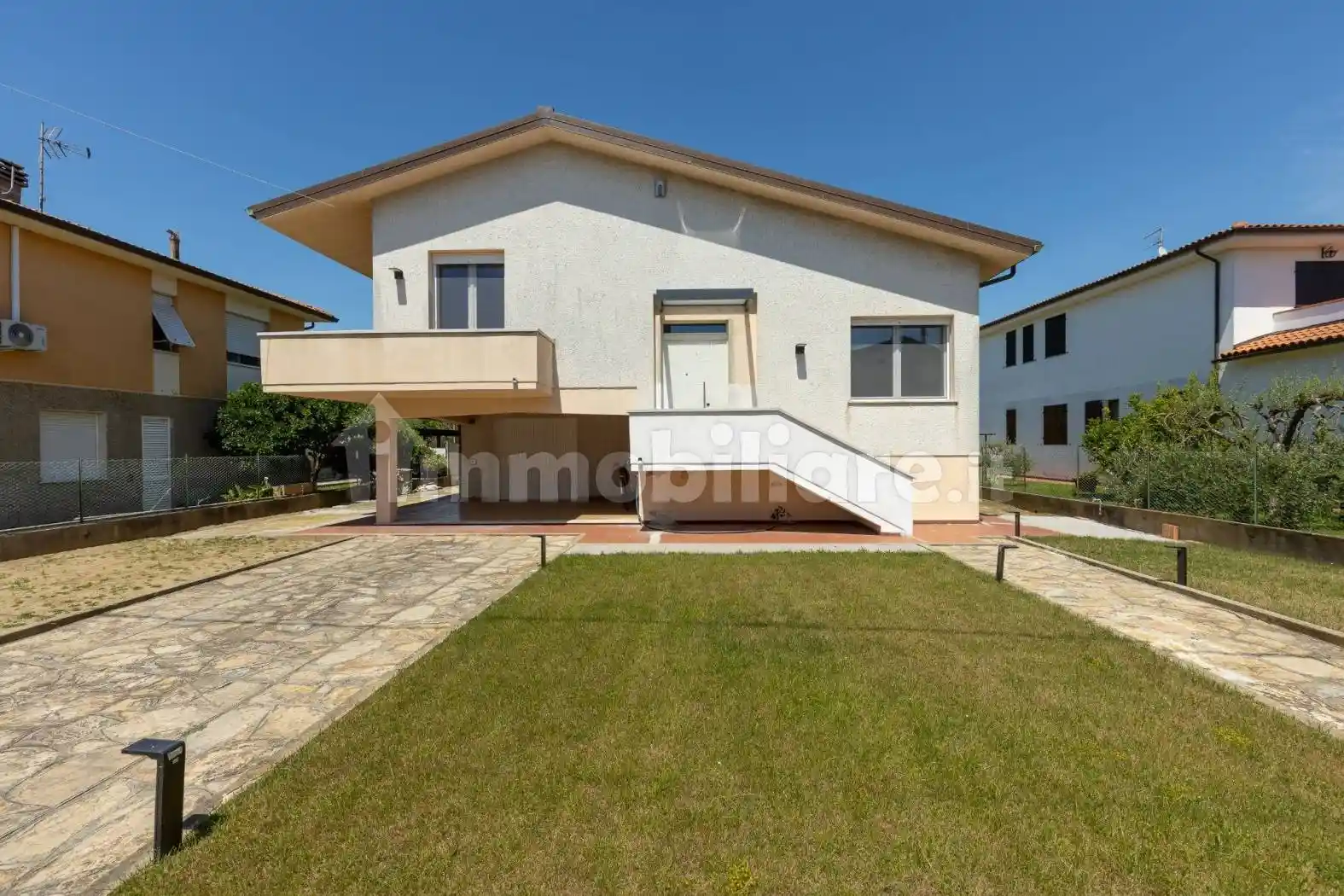 Villa in vendita a Cascina